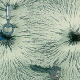 Железо и магнитное поле способны взаимодействовать